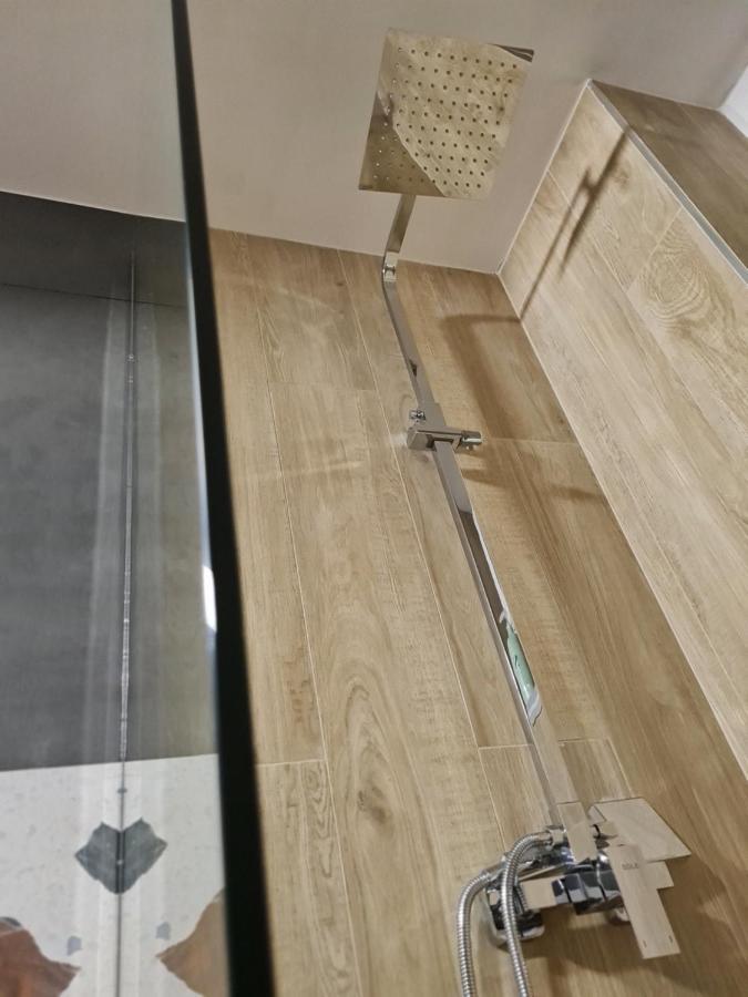 Tam Serviced Studio Apartment Myslym Shyri No1 Tirana Exterior foto
