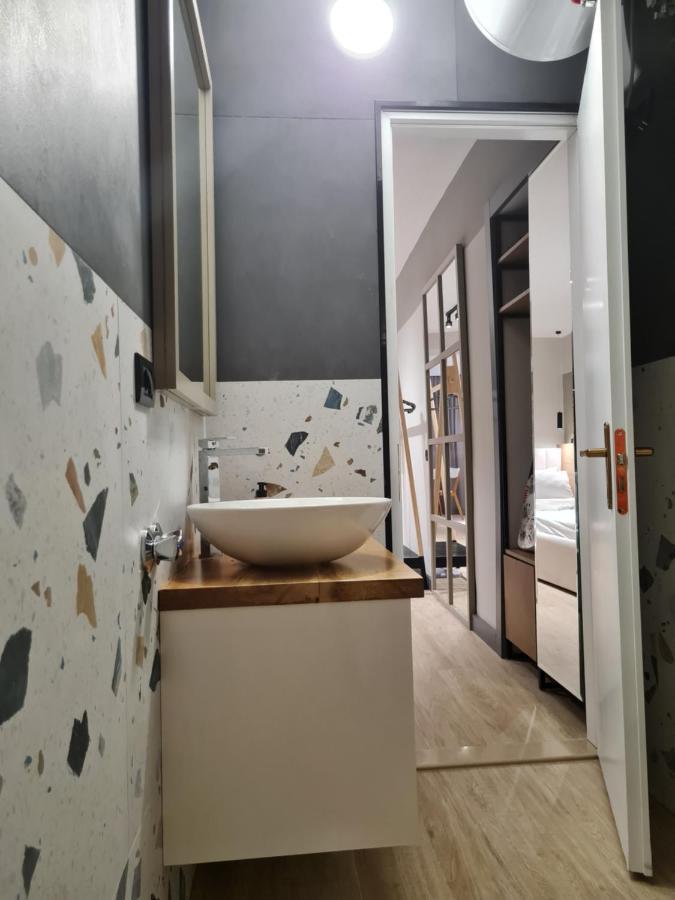 Tam Serviced Studio Apartment Myslym Shyri No1 Tirana Exterior foto
